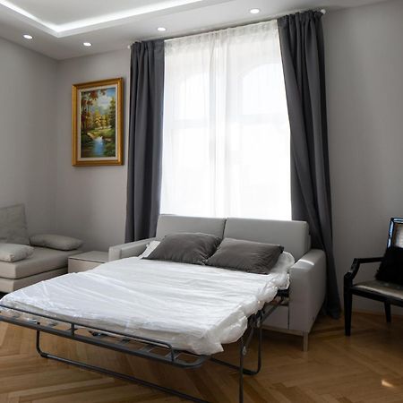 Charming 2-Room Apartment With Balcony, 15 Min To Center Βιέννη Εξωτερικό φωτογραφία