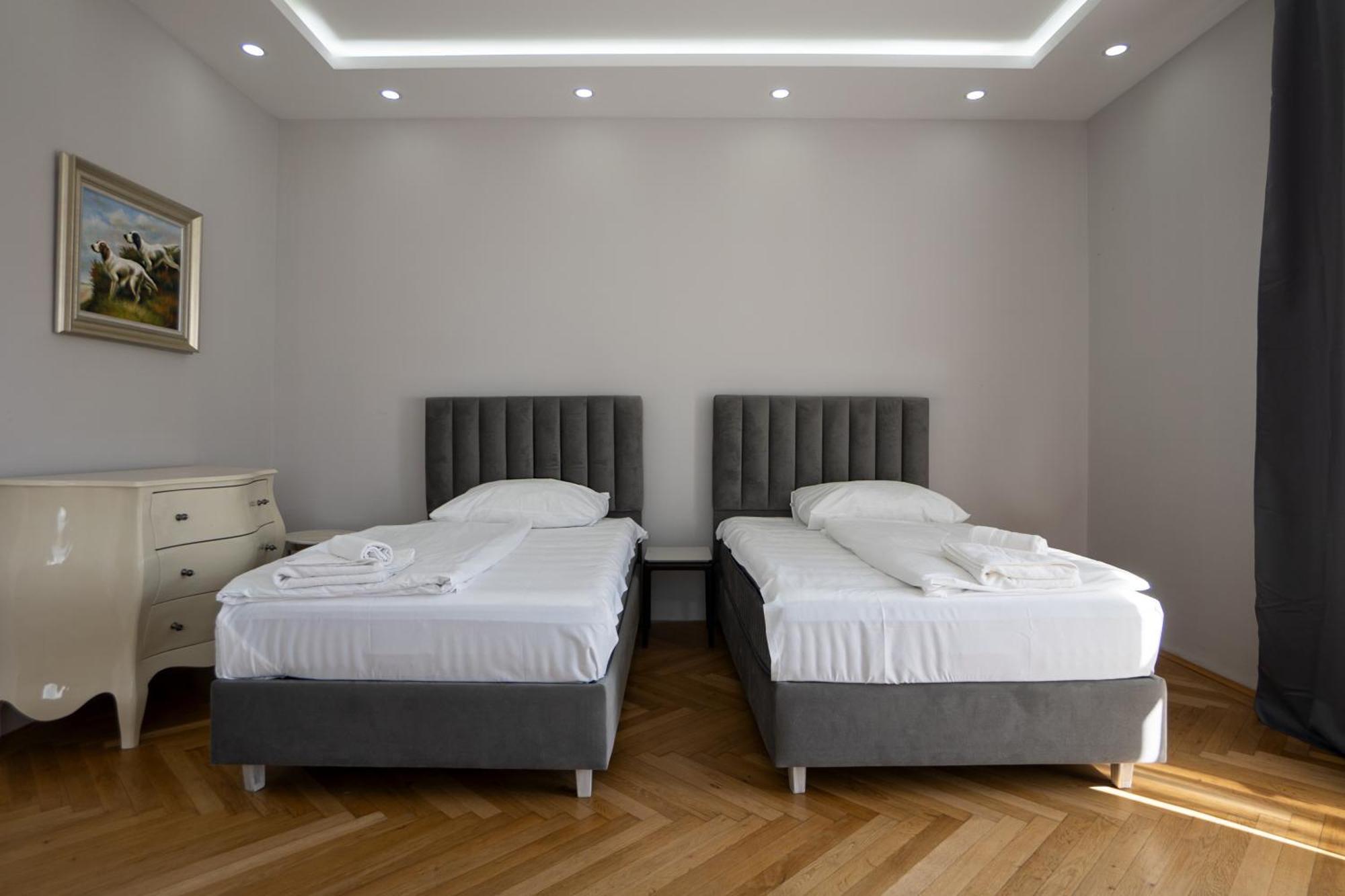 Charming 2-Room Apartment With Balcony, 15 Min To Center Βιέννη Εξωτερικό φωτογραφία