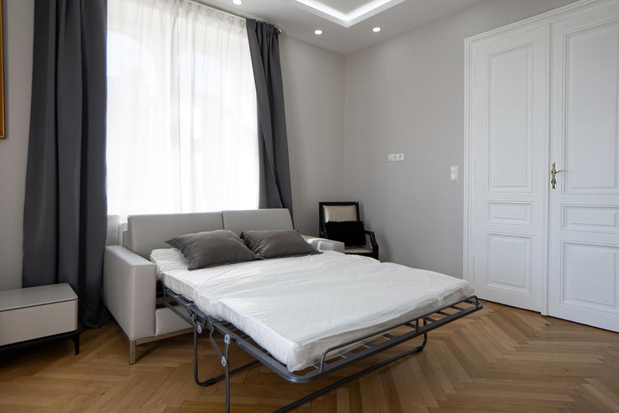 Charming 2-Room Apartment With Balcony, 15 Min To Center Βιέννη Εξωτερικό φωτογραφία
