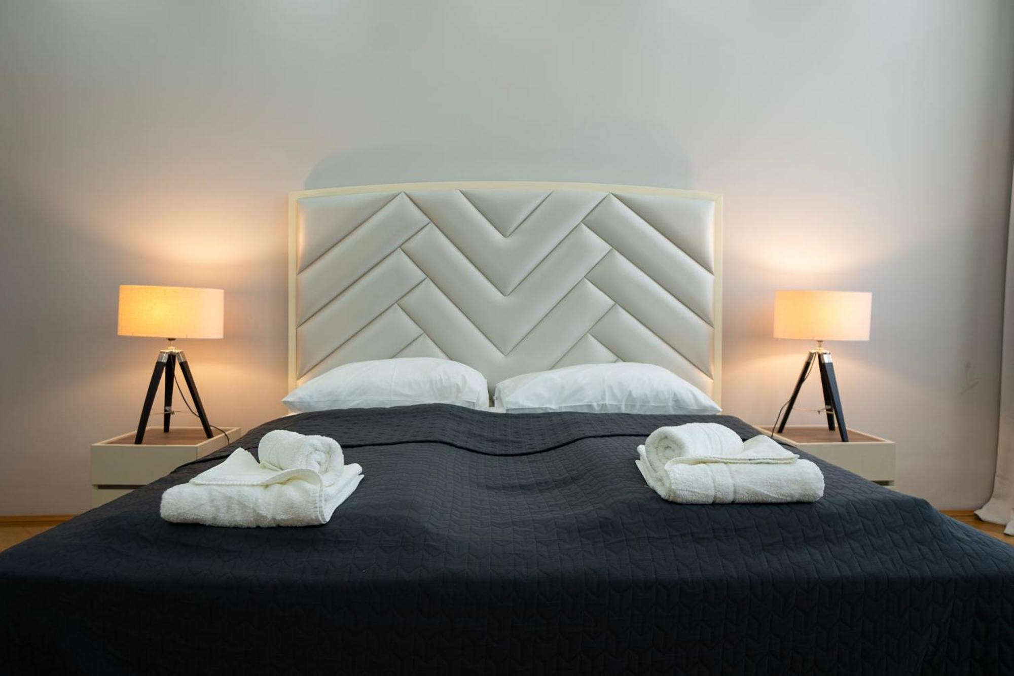 Charming 2-Room Apartment With Balcony, 15 Min To Center Βιέννη Εξωτερικό φωτογραφία