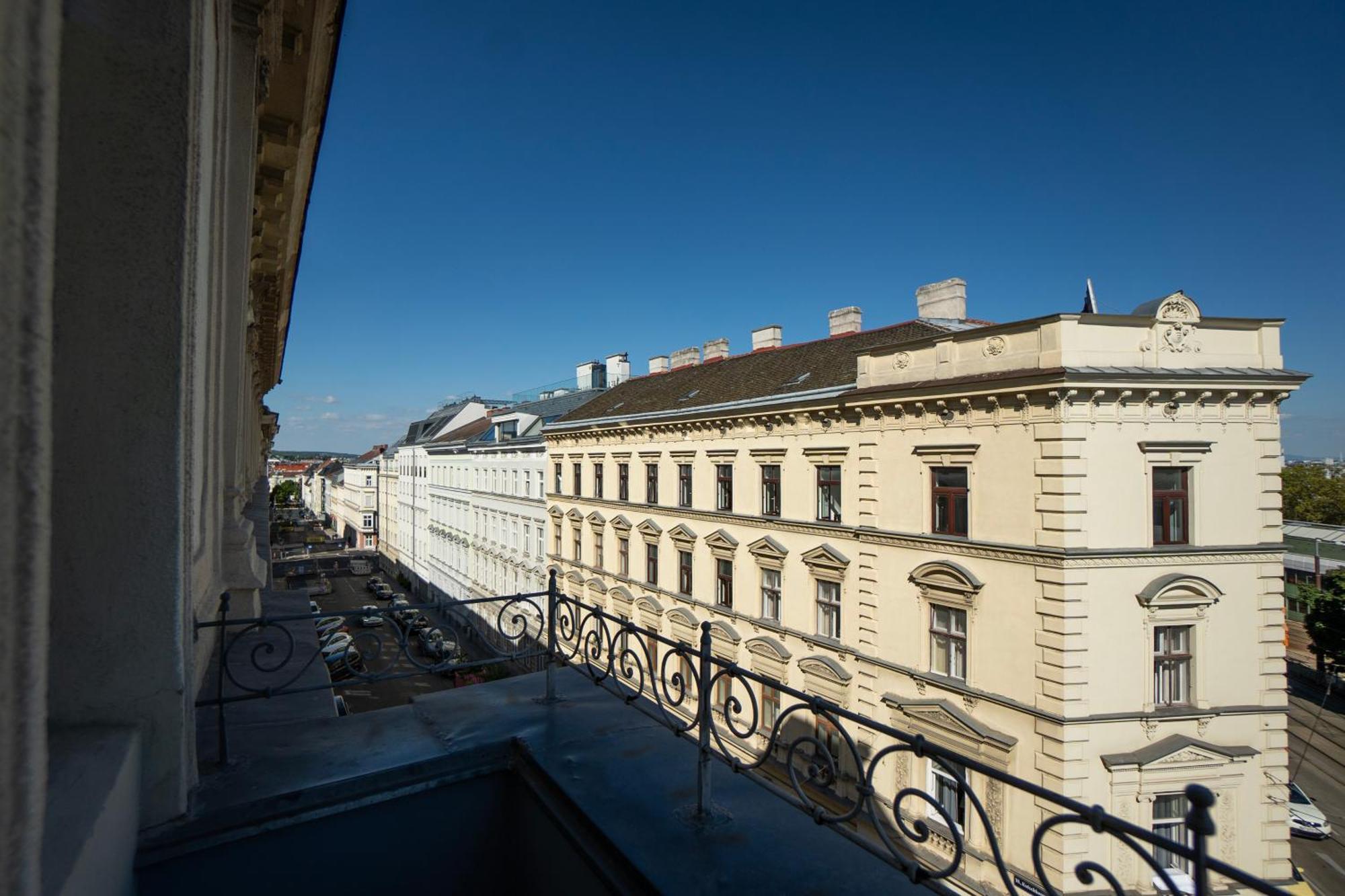 Charming 2-Room Apartment With Balcony, 15 Min To Center Βιέννη Εξωτερικό φωτογραφία