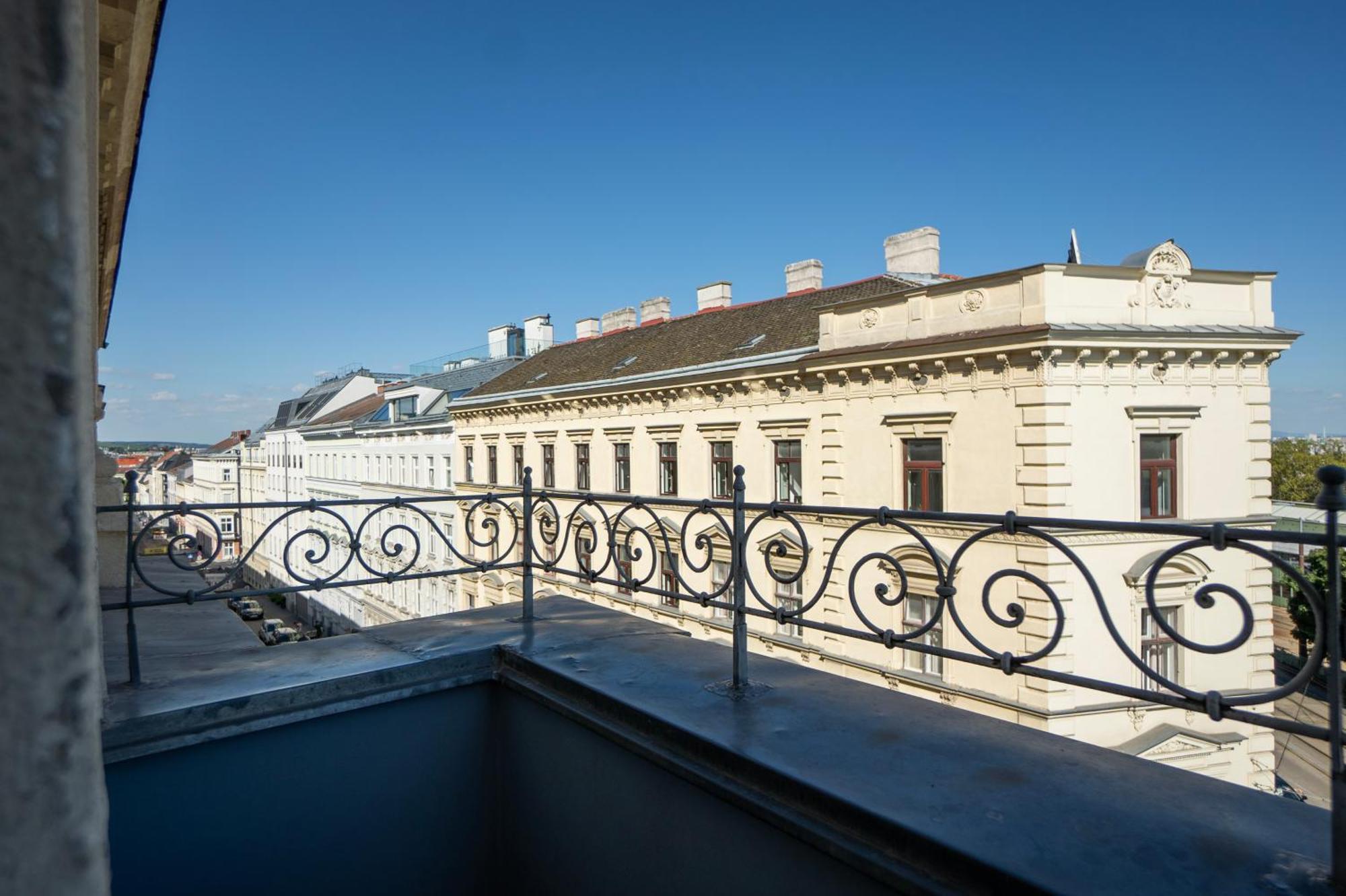 Charming 2-Room Apartment With Balcony, 15 Min To Center Βιέννη Εξωτερικό φωτογραφία