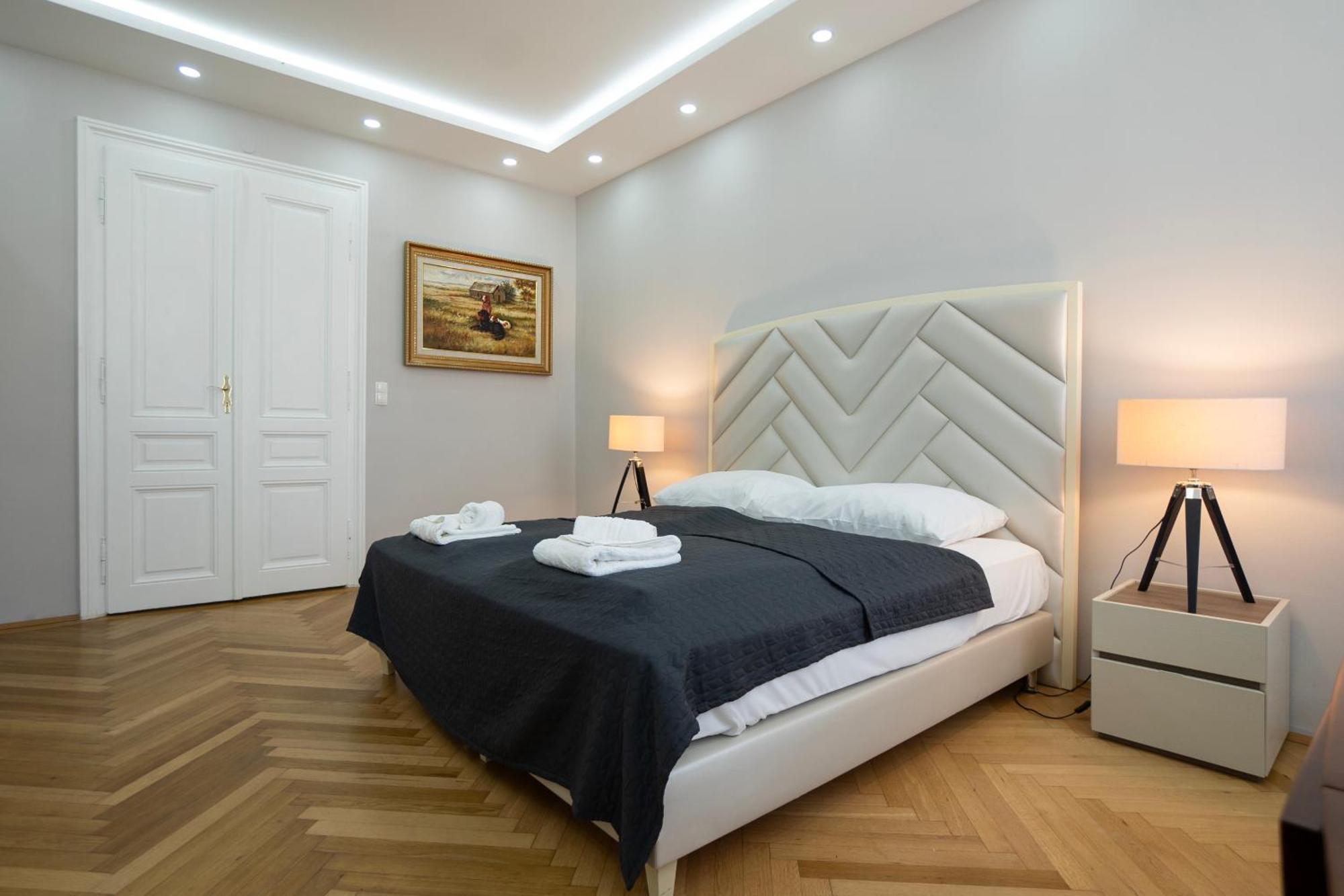 Charming 2-Room Apartment With Balcony, 15 Min To Center Βιέννη Εξωτερικό φωτογραφία