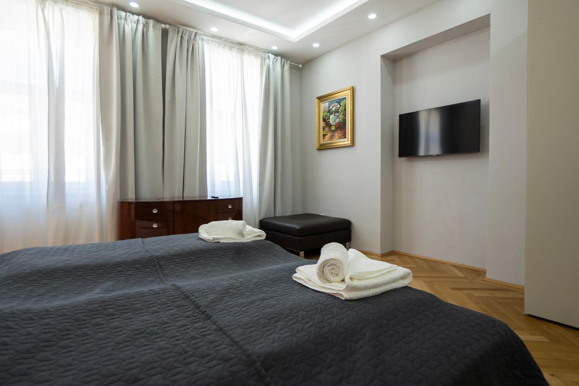 Charming 2-Room Apartment With Balcony, 15 Min To Center Βιέννη Εξωτερικό φωτογραφία